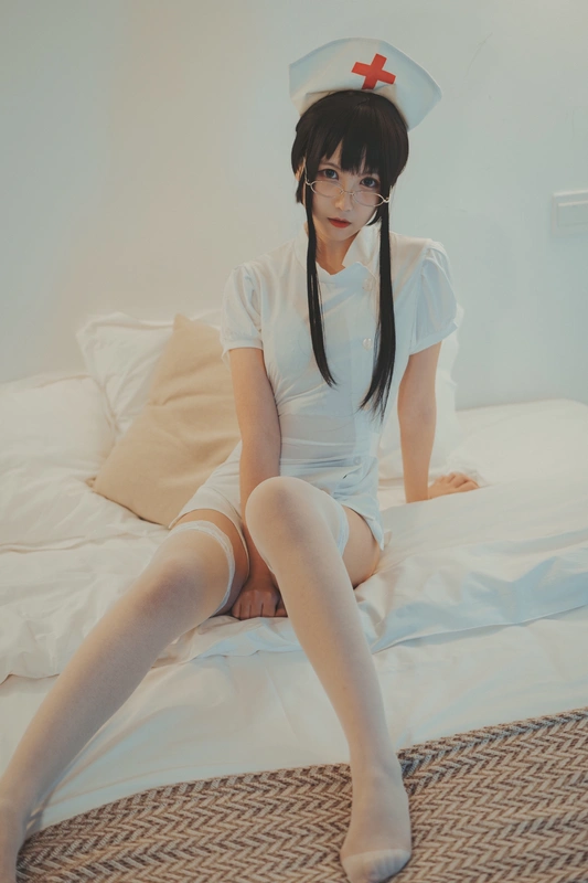 小护士 - 枸名(逐月su)