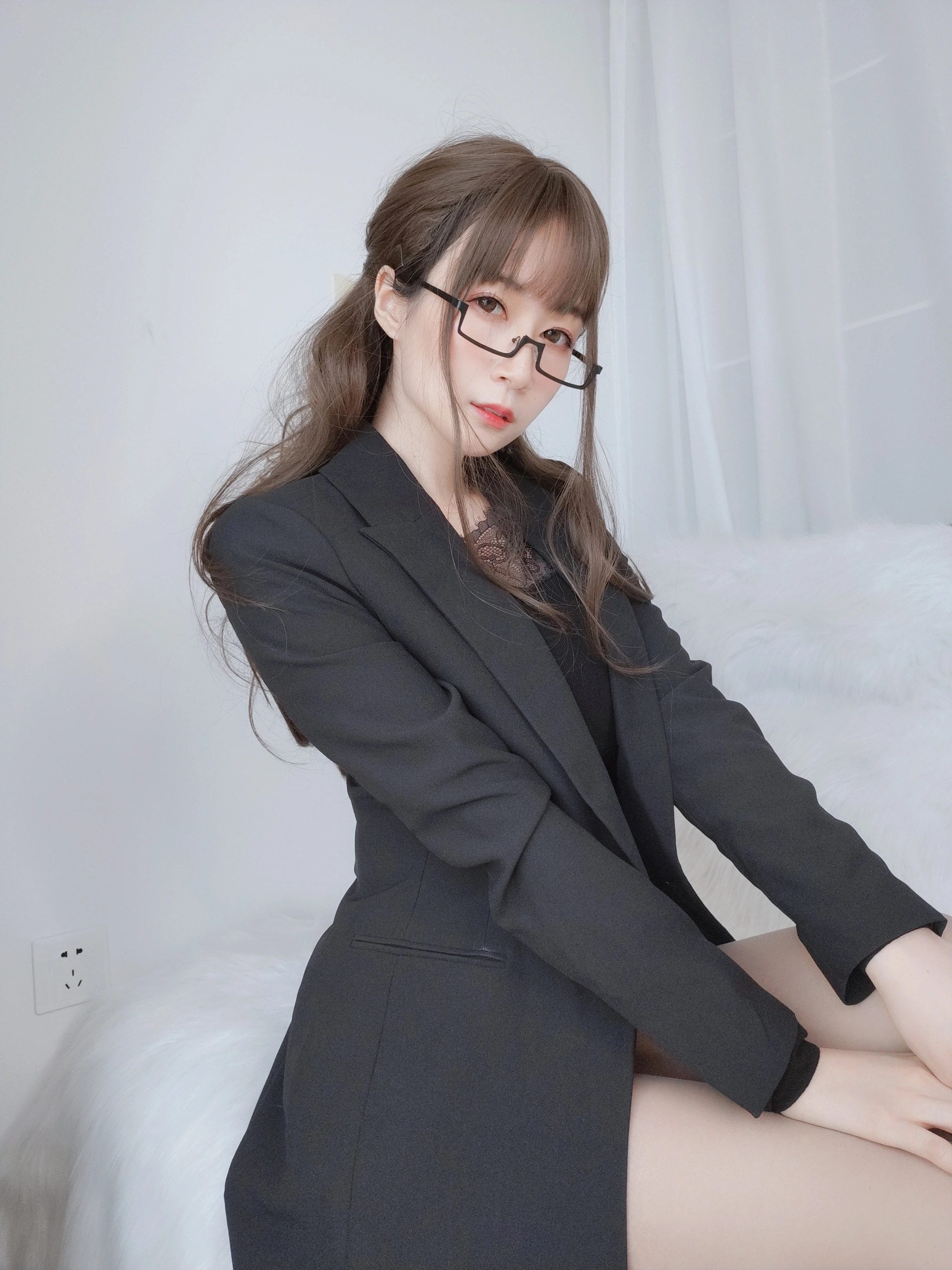 白银81 - NO.47 黑西服 1